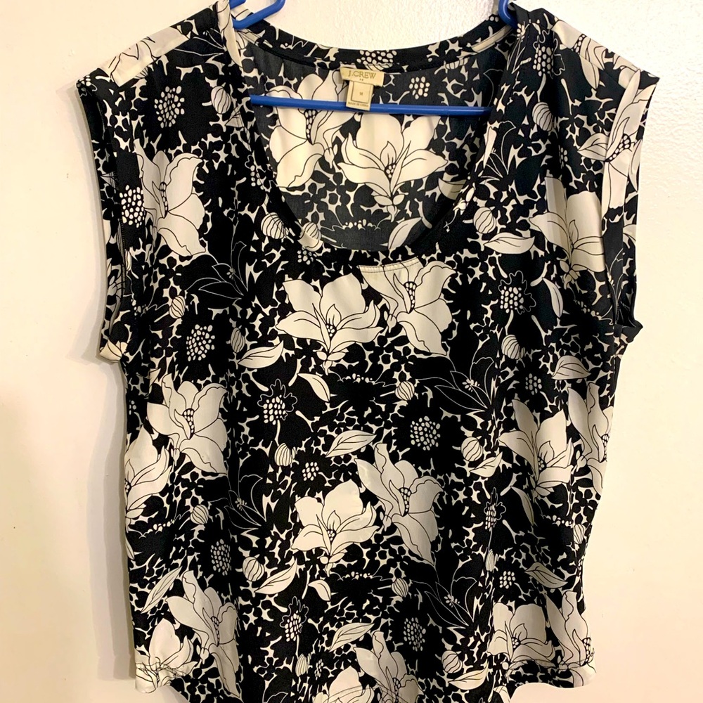 Black & White flowered top